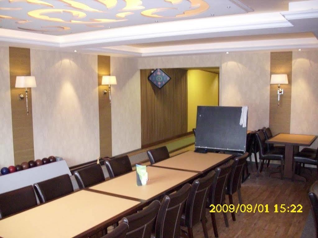 Hotel Taunusblick Homberg  ภายนอก รูปภาพ